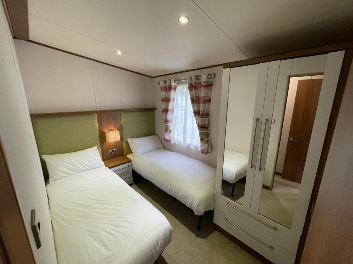 Golden Anchor - The Milano - Coastal Caravan Breaks Chapel Saint Leonards Esterno foto