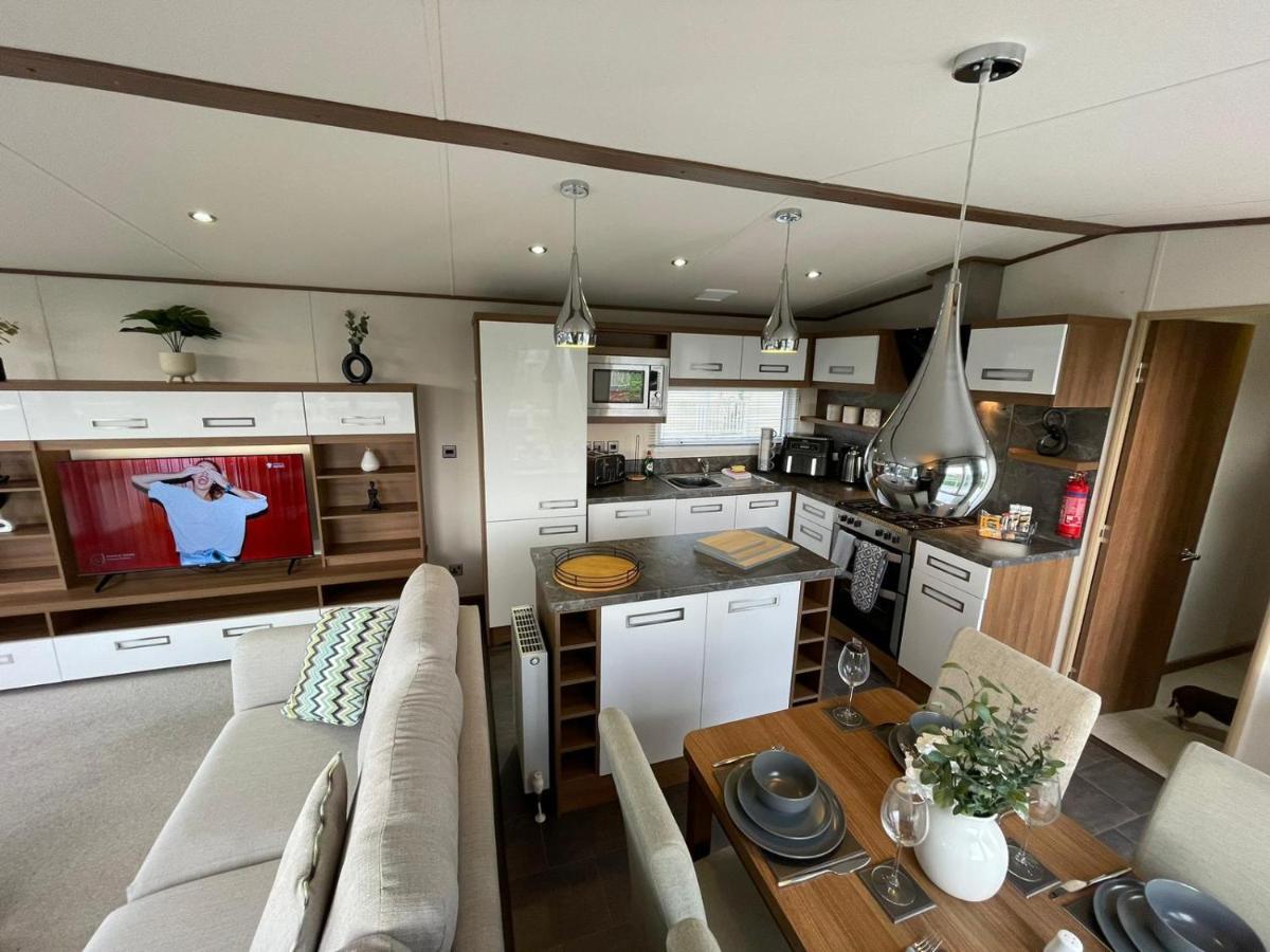 Golden Anchor - The Milano - Coastal Caravan Breaks Chapel Saint Leonards Esterno foto